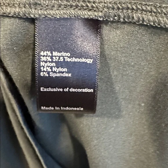 Proof 72-hour Merino Hoodie Size Medium - Picture 6 of 7